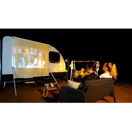 אתר קמפינג Huzurlu Bir Tatil - Caravan Serenity Domalı